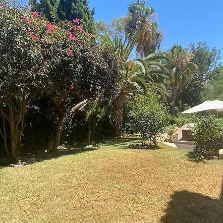 Perla Close To With A Private Pool וילה *