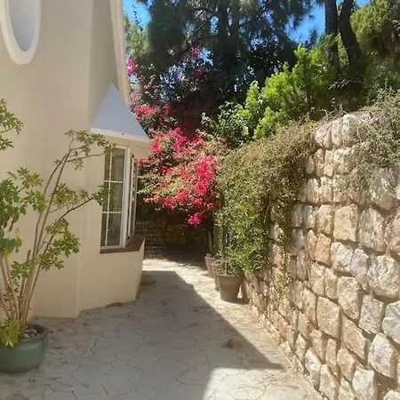 Perla Close To With A Private Pool וילה *