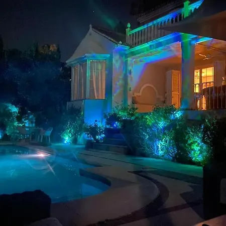 Perla Close To With A Private Pool