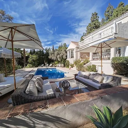 Perla Close To With A Private Pool Villa
